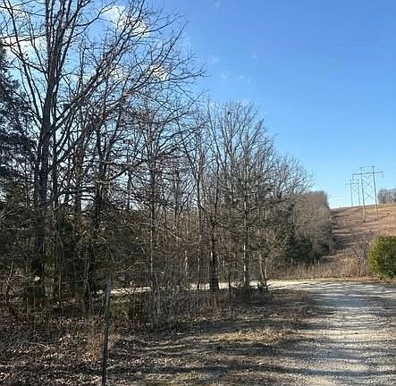 3rd image of 16629 Beaufort Rd