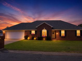 2122 Daniel Dr, Searcy, AR 72143