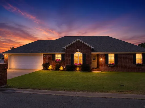 2122 Daniel Dr, Searcy, AR 72143