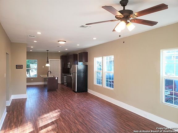 2nd image of 154 W Drexel Ave