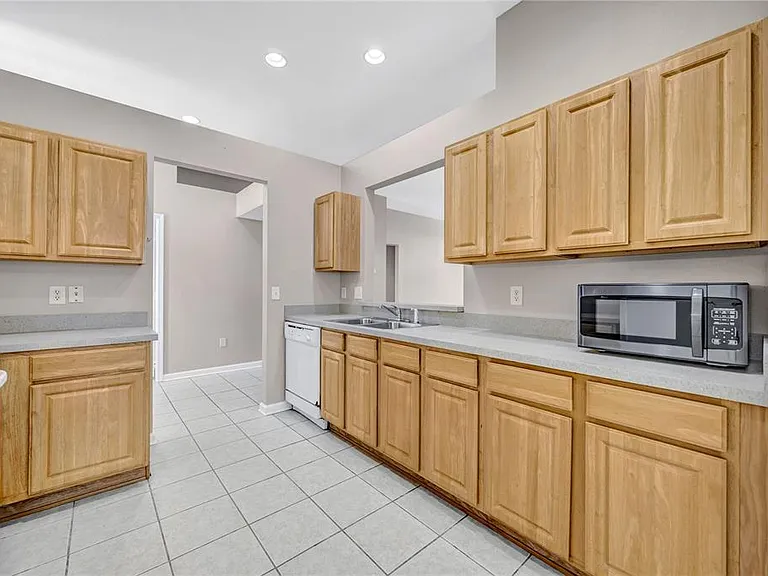 30435 Annadale Dr — Photo 20