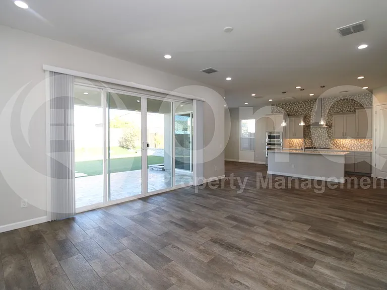 2042 E Dry Wood Rd — Photo 6