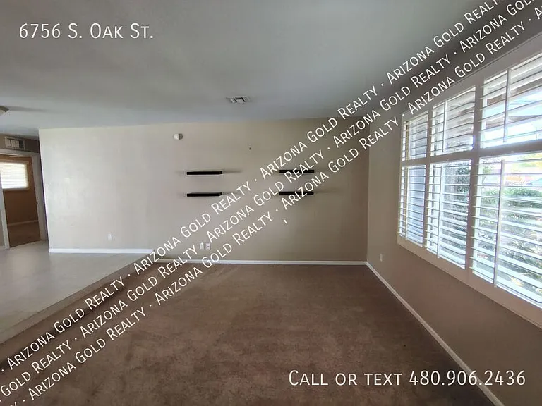 6756 S Oak St — Photo 5