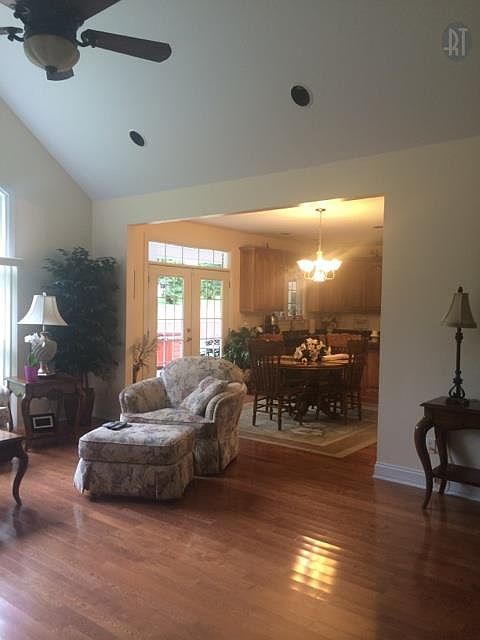1st image of 186 Sherwood Trl