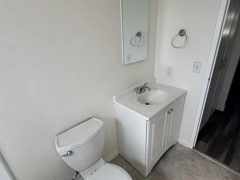 1359 Lewis St #3 — Photo 11