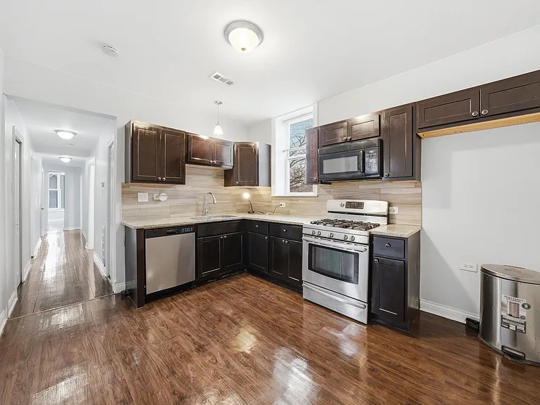 7242 S May St #2 — Photo 8
