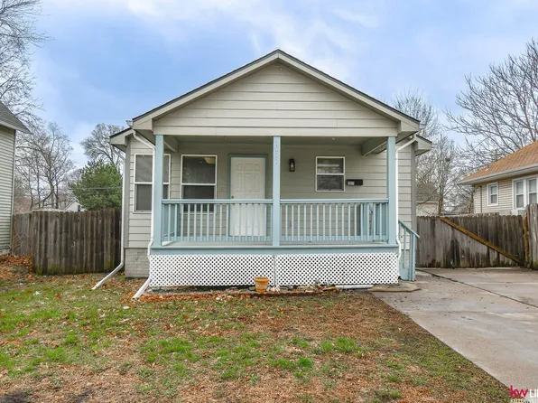 1011 Sumner St, Lincoln, NE 68502