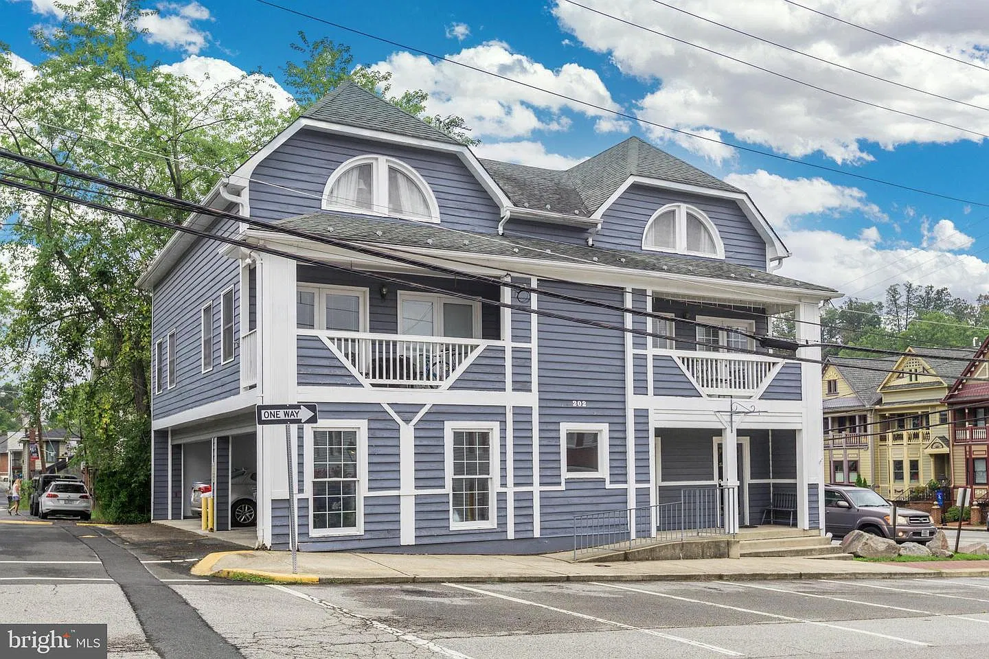 202 Washington St — Photo 1