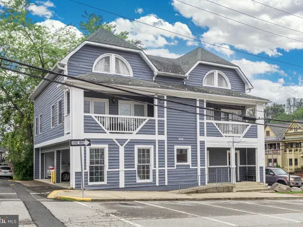 202 Washington St APT B, Occoquan, VA 22125