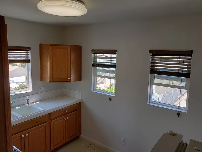 817 N Wilton Pl #817 — Photo 5