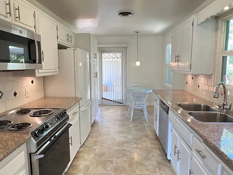 2629 Alder St — Photo 5