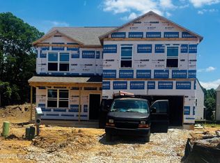 8103 Cedar Pointe Dr, Louisville, KY 40229
