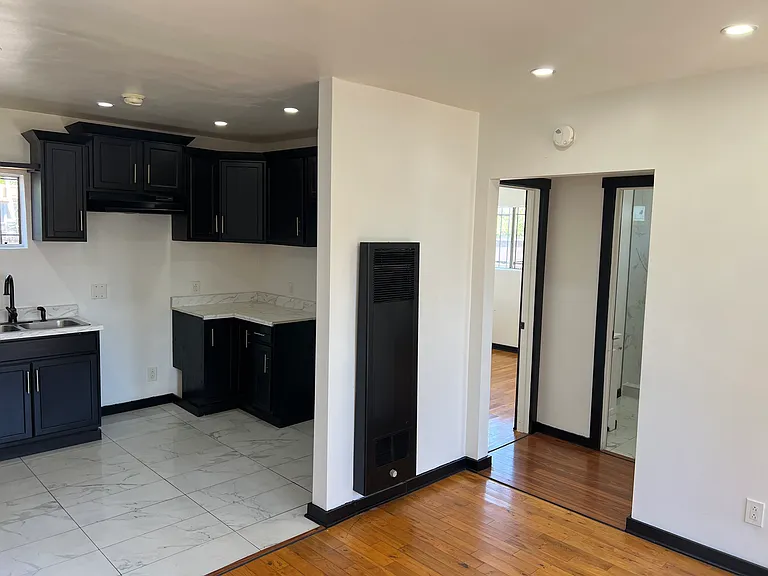 421 E Century Blvd #1 — Photo 16