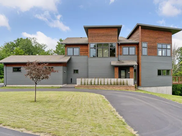 28585 Ridgeview Dr S, Red Wing, MN 55066