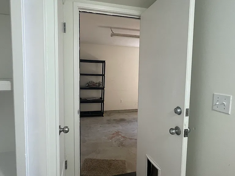 Emmons Rd — Photo 28