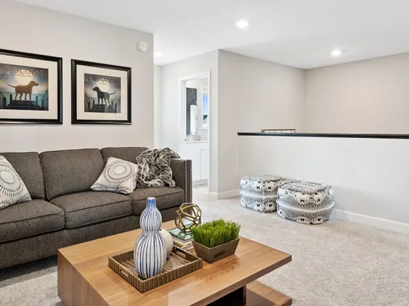 1004 Field Ct, Hamel, MN 55340