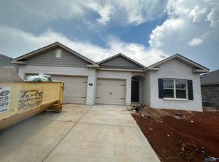 209 Antler Ridge Dr, Huntsville, AL 35811