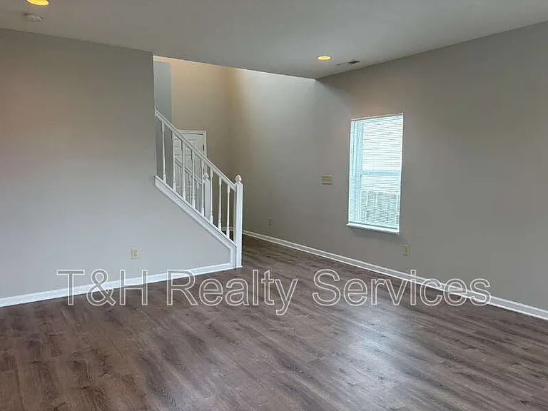 2273 Shadowbrook Trce — Photo 4