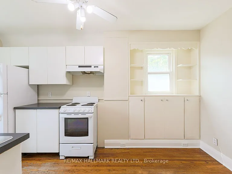 2159 Gerrard St E #UPPER — Photo 3