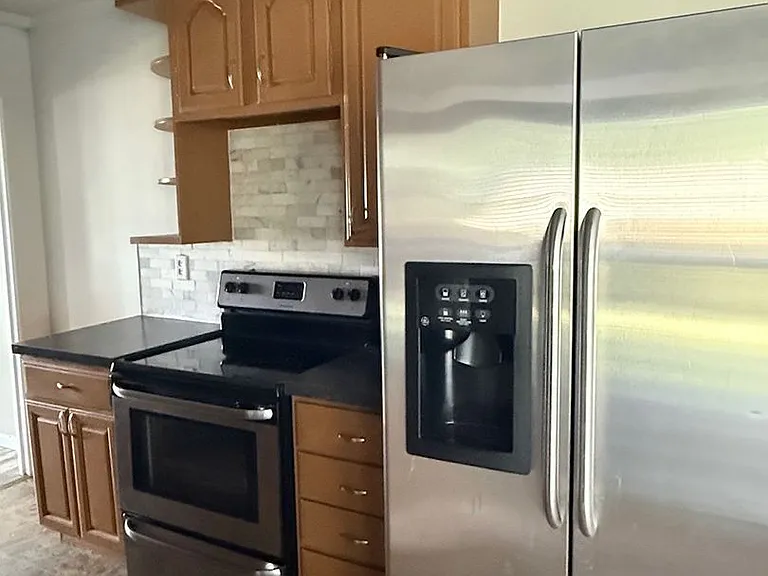 2237 Saint Paul St — Photo 12