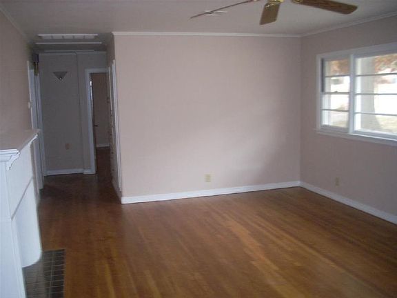 4th image of 113 N 12th St