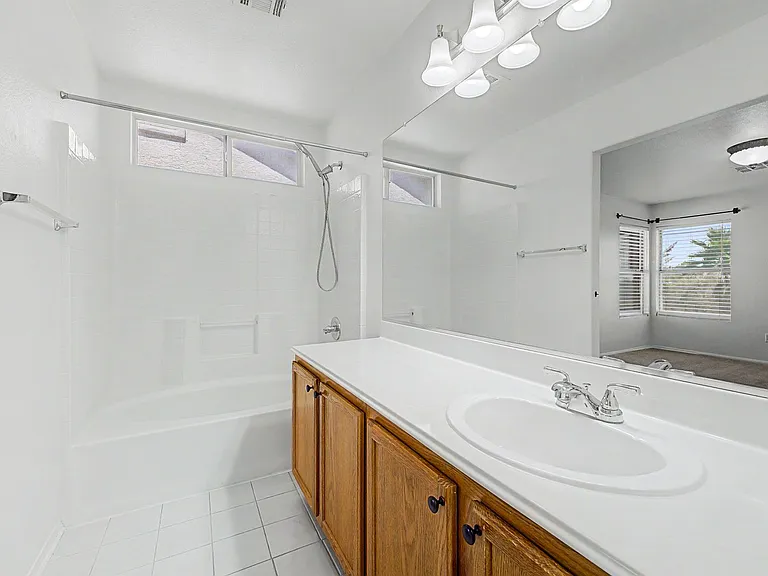 10547 Lilac Tree Ave — Photo 15