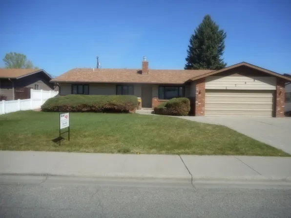 1745 Parkhill Dr, Billings, MT 59102
