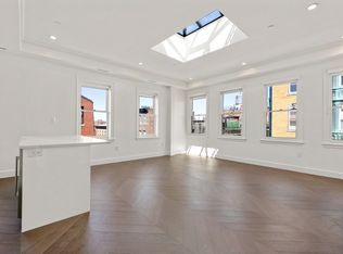112 Myrtle St #PENTHOUSE 1, Boston, MA 02114