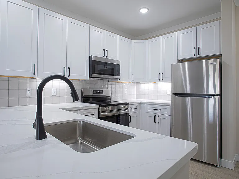 Relay 129 Apartments & Townhomes — Photo 48