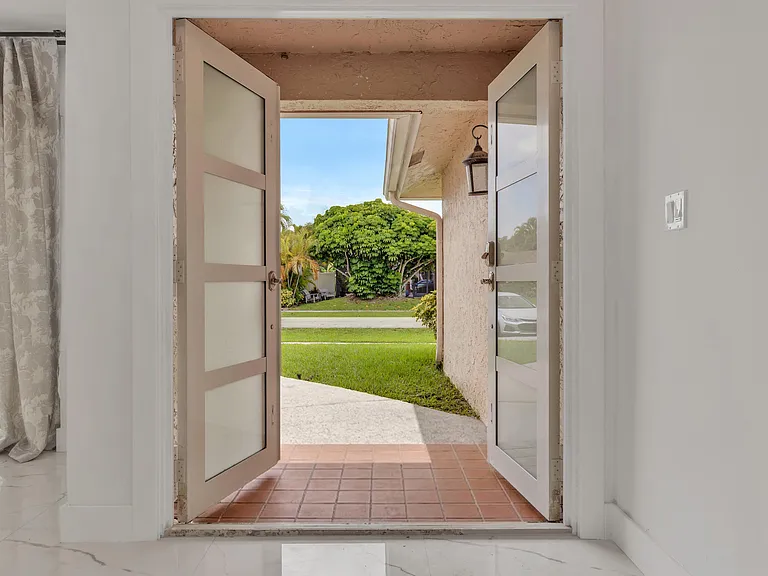 21452 Woodchuck Ln — Photo 33