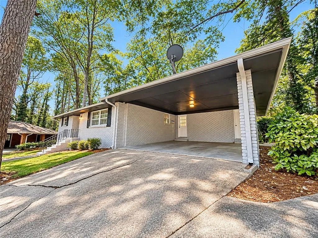 3 bed, 2.0 bath, 1656 sqft, $1,898 — Photo 1