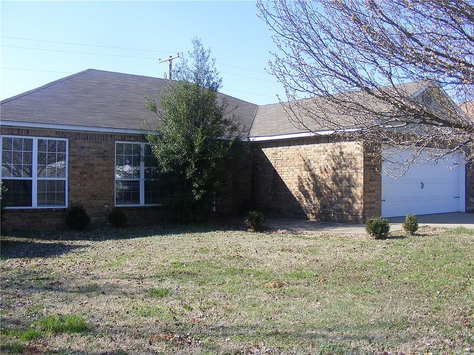 1st image of 215 Westfield St