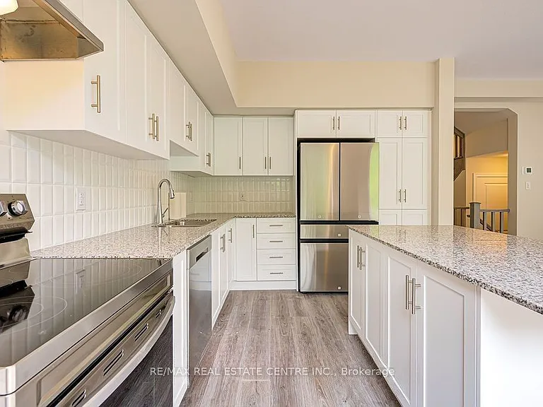 100 Hollywood Ct #49 — Photo 12
