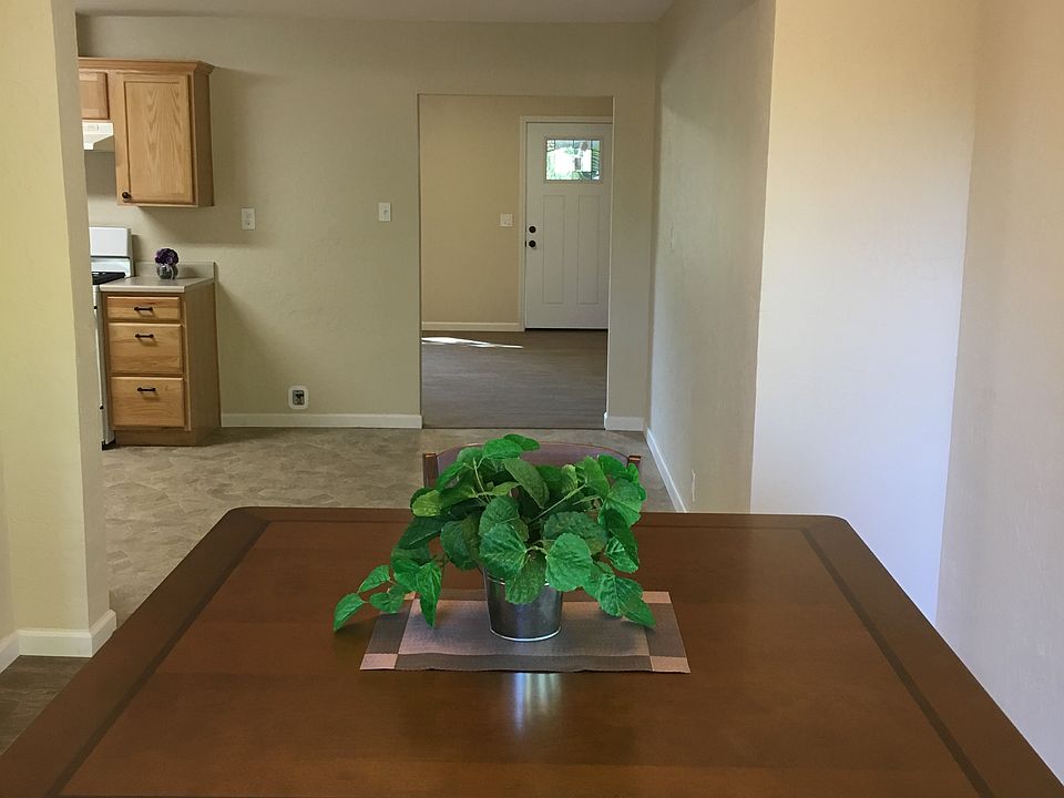 2nd image of 7725 Thistle Ln