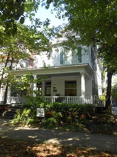 1406 3rd Ave #B Photo 1