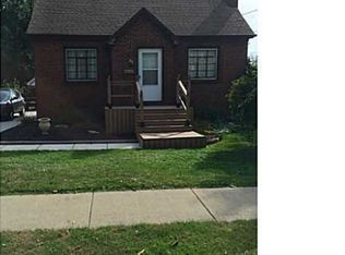 37 Edgewood Pl, Lackawanna, NY 14218