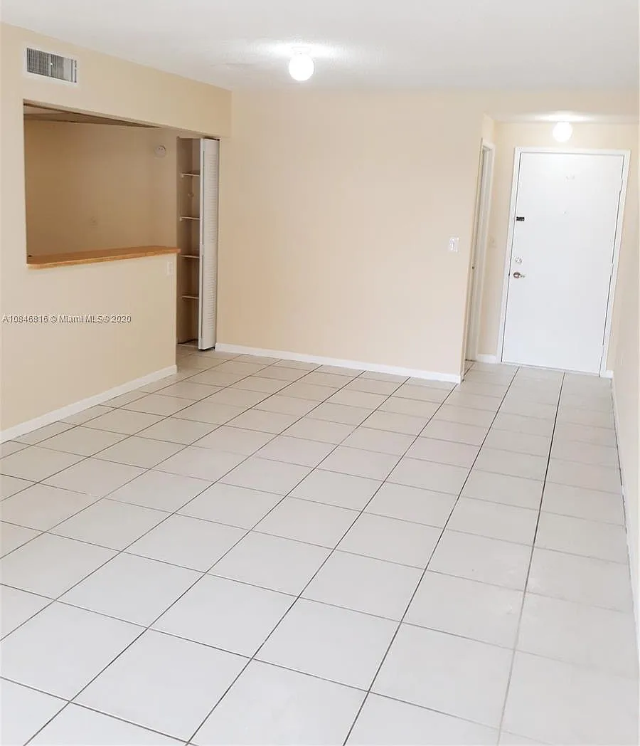 2 bed, 1000 sqft, $2,250 — Photo 3