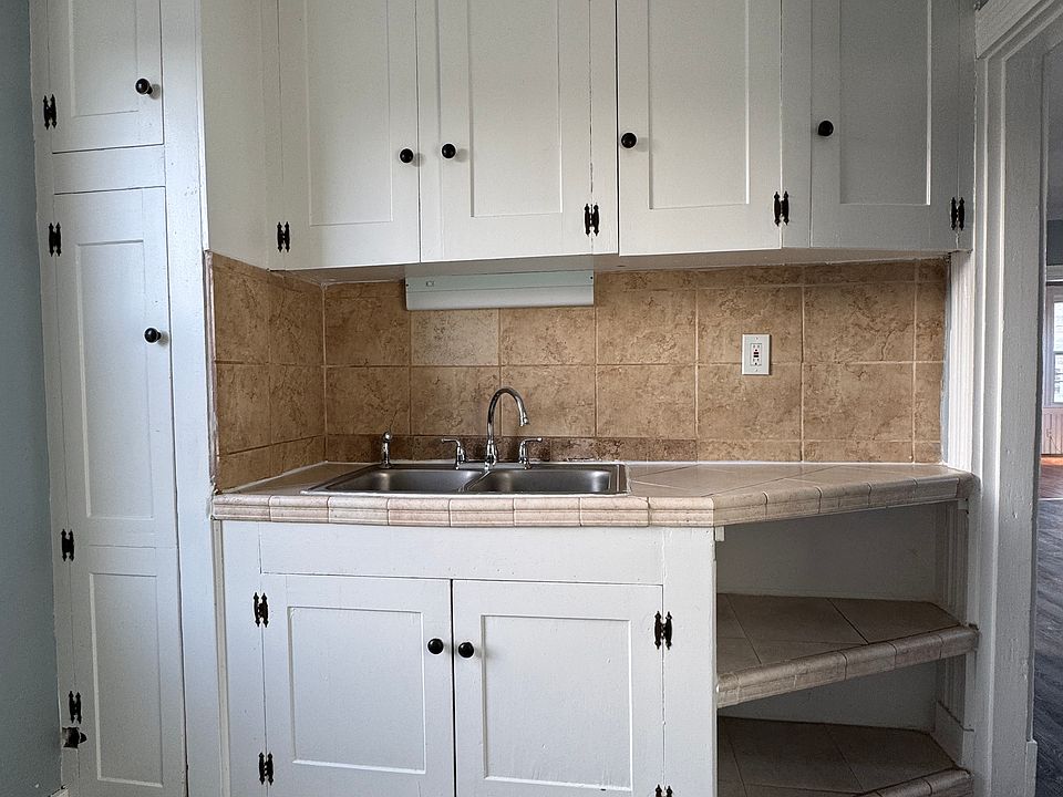 1st image of 71 Lock St APT B