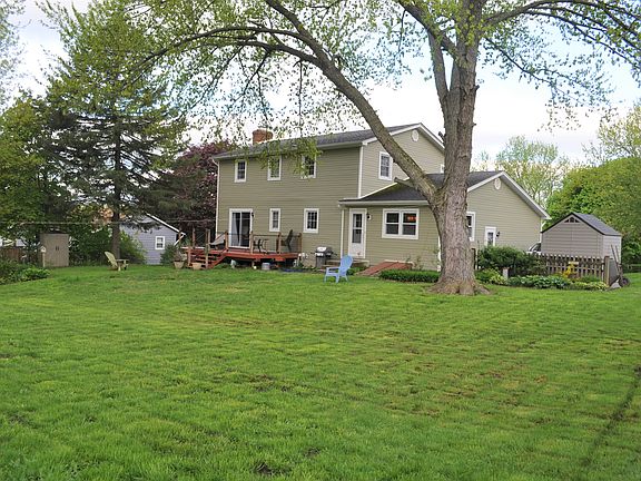 3rd image of 5 Bartlett Dr