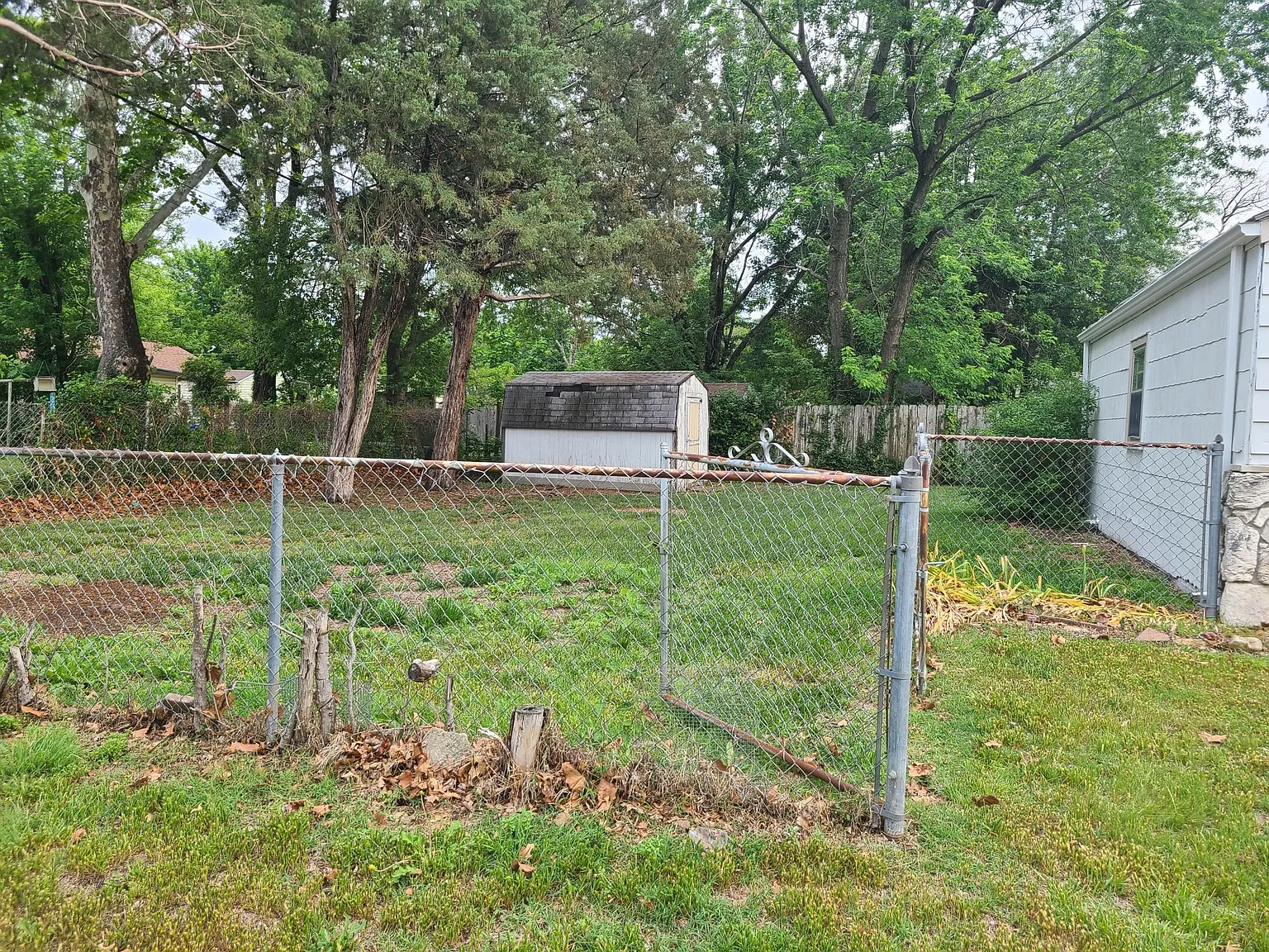 2 bed, 936 sqft, $995 — Photo 2
