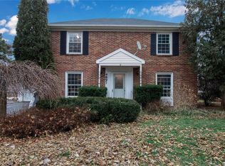 4897 Mount View Dr, Lockport, NY 14094