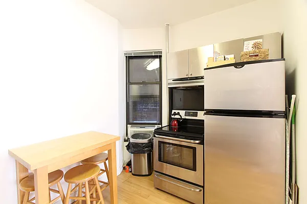 Rented by Compass | media 9