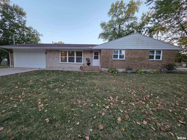 130 E Court St, Farmington, IL 61531