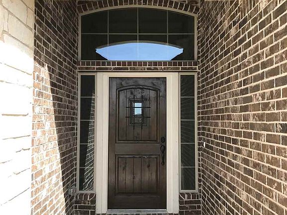 2nd image of 1117 Drummond Cir