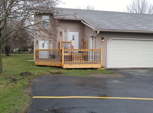 9951 Bitterroot Rd APT 1, Roscoe, IL 61073