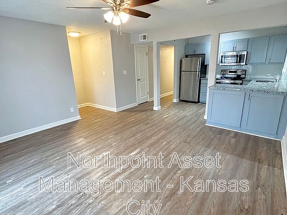 3rd image of 3704 Wyandotte St