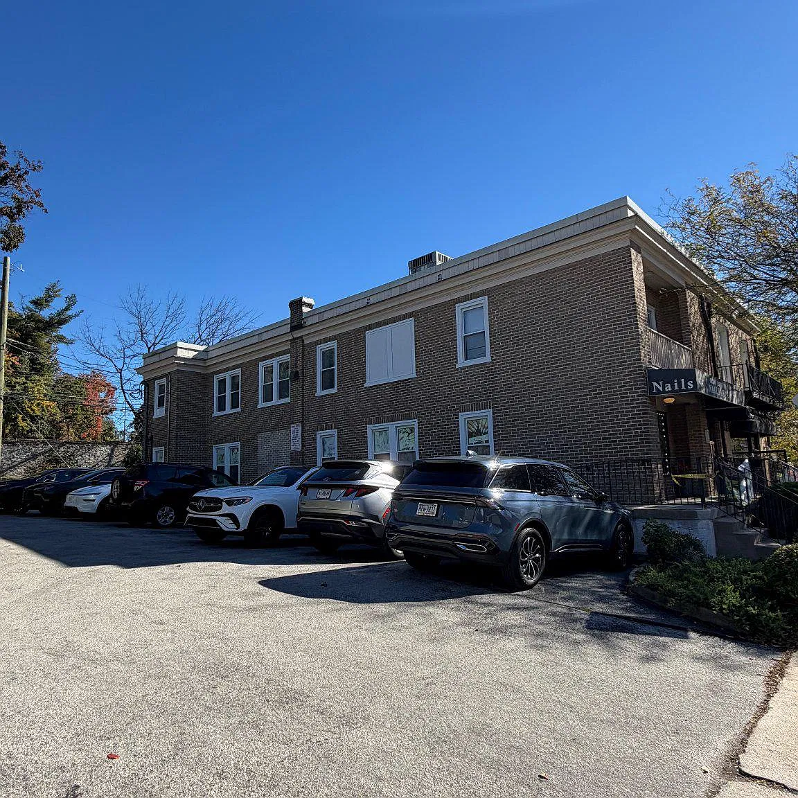 1 bed, 1.0 bath, 650 sqft, $2,400 — Photo 2