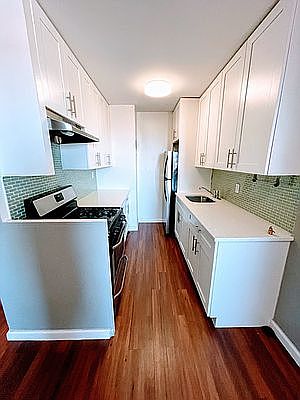 1st image of 77 Sullivan Pl APT 19E