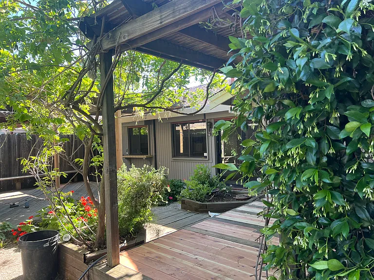 1417 Lake Blvd — Photo 27