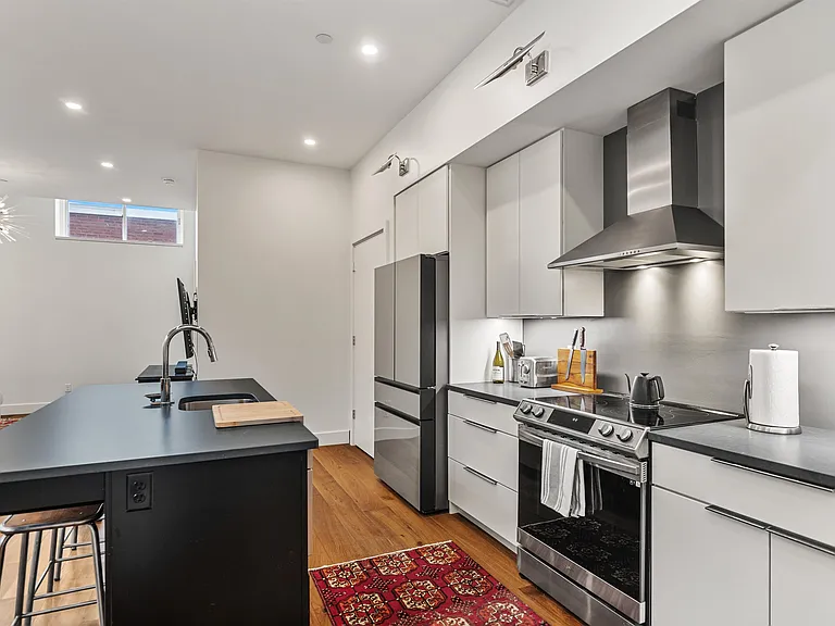 131 Main St #2 — Photo 16